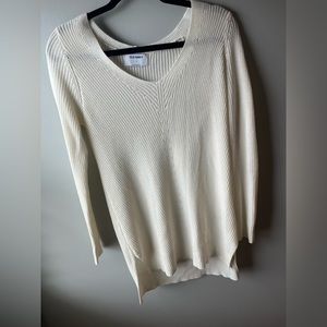Old Navy white long knit sweater size S